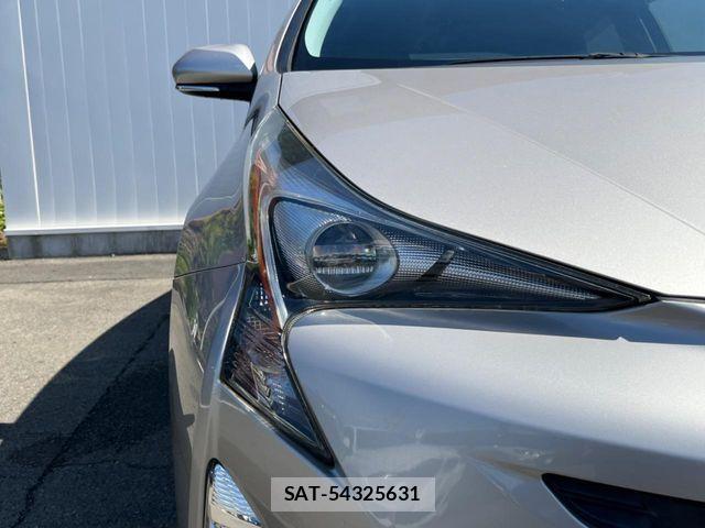 Toyota PRIUS 2017-06 7509706-12