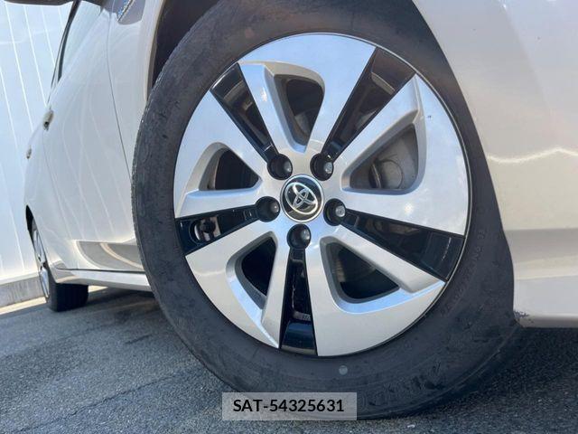 Toyota PRIUS 2017-06 7509706-13