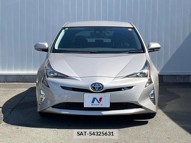 Toyota PRIUS 2017-06 7509706-14