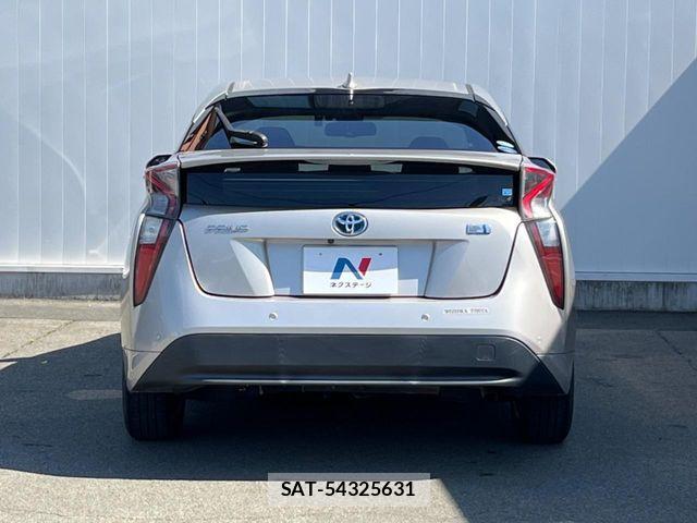 Toyota PRIUS 2017-06 7509706-15