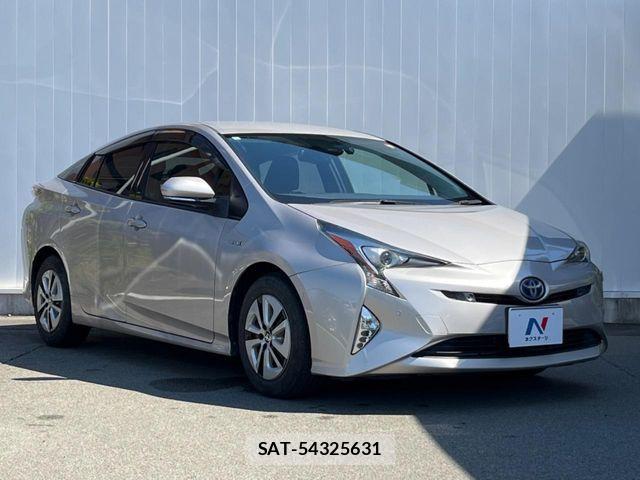 Toyota PRIUS 2017-06 7509706-16