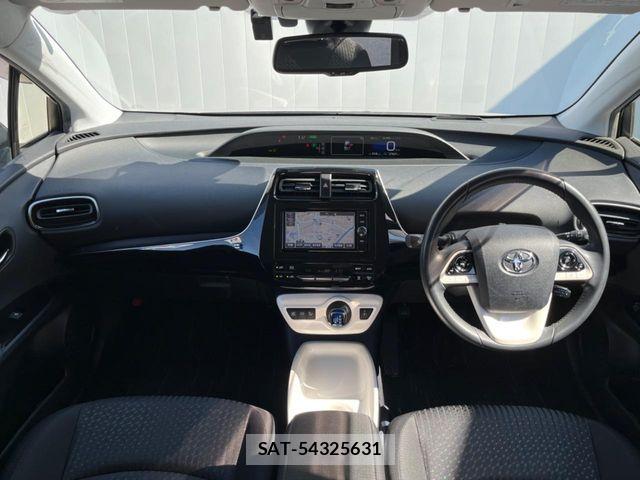 Toyota PRIUS 2017-06 7509706-1