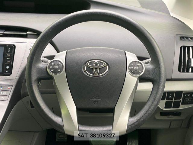 Toyota PRIUS 2013-06 7502331-10