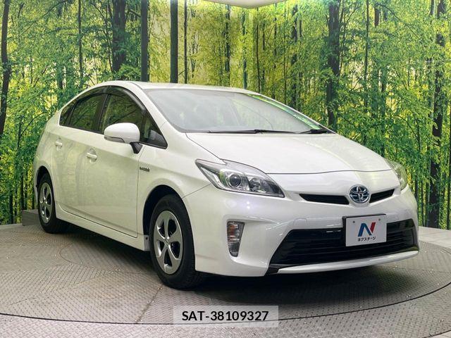 Toyota PRIUS 2013-06 7502331-15