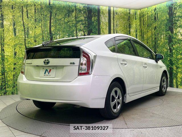 Toyota PRIUS 2013-06 7502331-16
