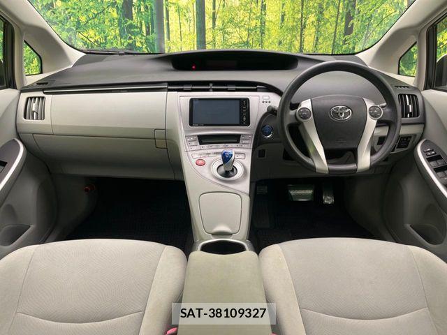 Toyota PRIUS 2013-06 7502331-1
