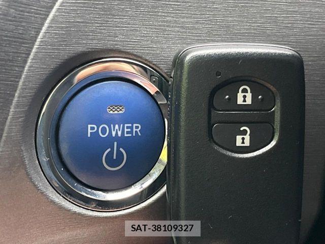 Toyota PRIUS 2013-06 7502331-6