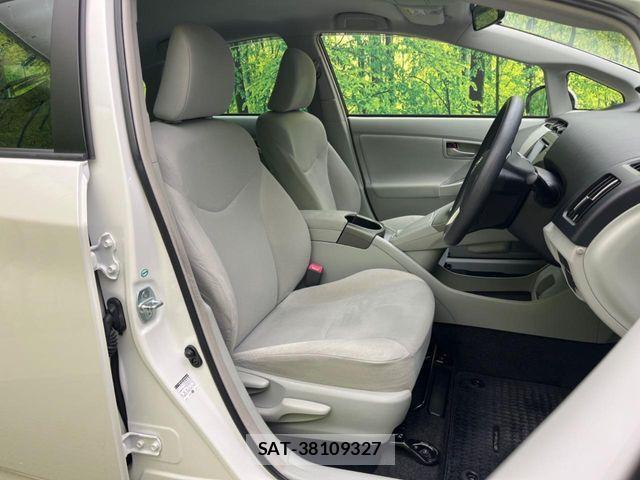 Toyota PRIUS 2013-06 7502331-7