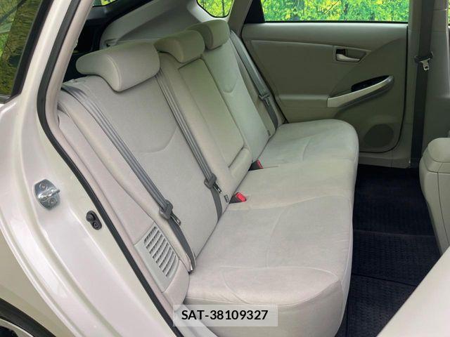 Toyota PRIUS 2013-06 7502331-8