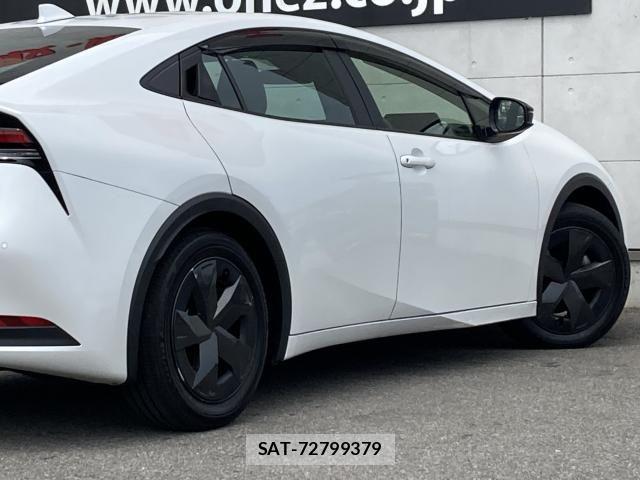 Toyota PRIUS 2023-05 7562652-14