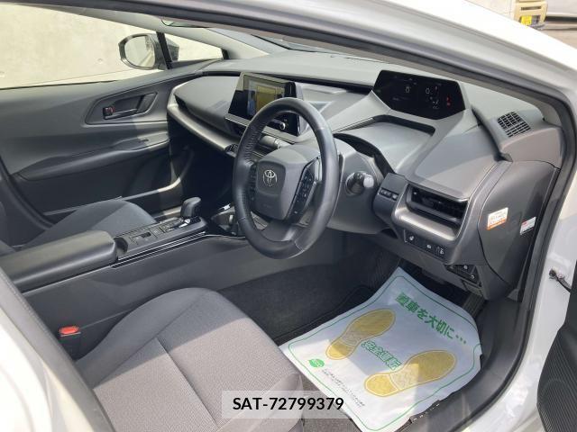 Toyota PRIUS 2023-05 7562652-18
