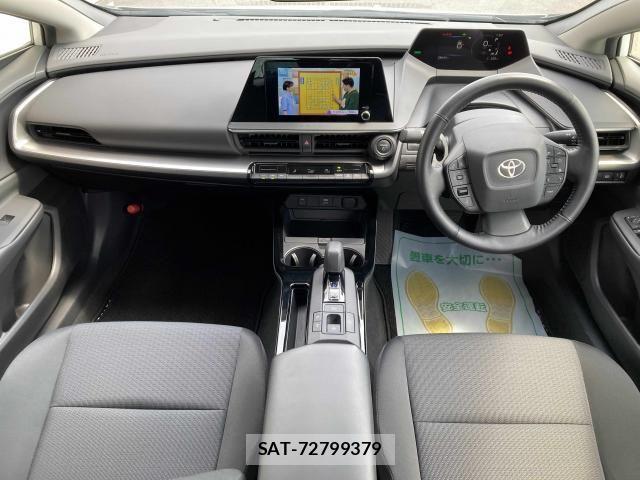 Toyota PRIUS 2023-05 7562652-2
