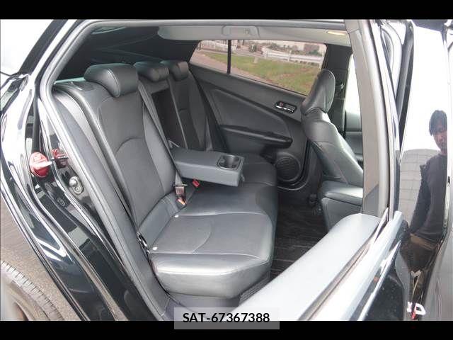 Toyota PRIUS 2019-07 7562656-14