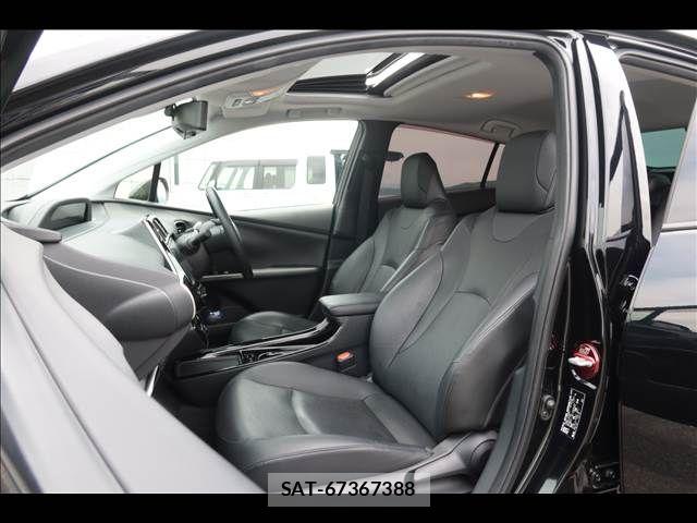 Toyota PRIUS 2019-07 7562656-16