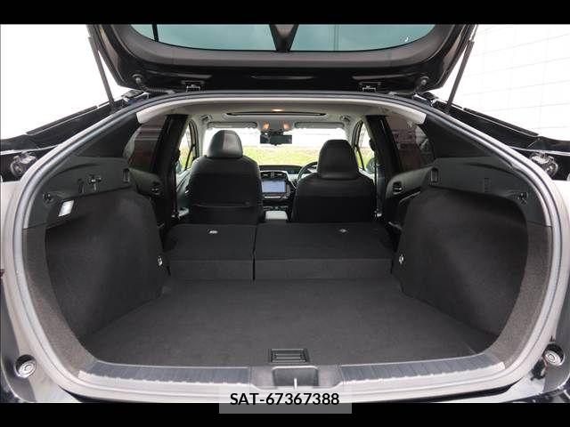 Toyota PRIUS 2019-07 7562656-22
