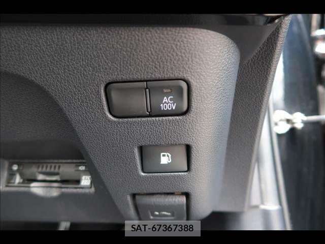 Toyota PRIUS 2019-07 7562656-26