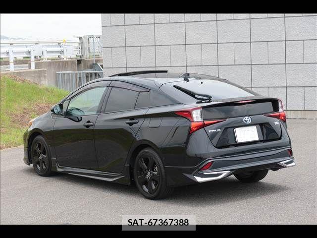 Toyota PRIUS 2019-07 7562656-3