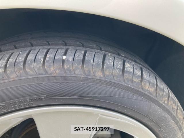 Toyota PRIUS 2014-07 7562672-9