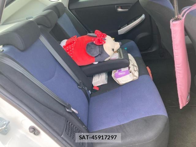 Toyota PRIUS 2014-07 7562672-13