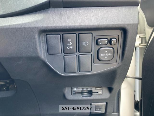 Toyota PRIUS 2014-07 7562672-16