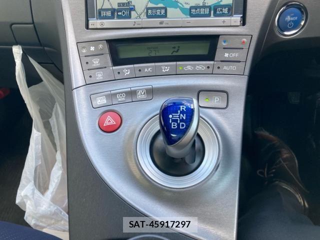 Toyota PRIUS 2014-07 7562672-21