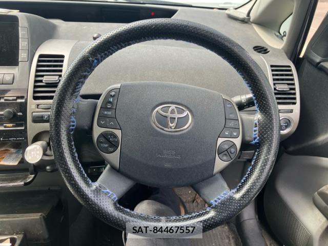 Toyota PRIUS 2010-02 7562667-16