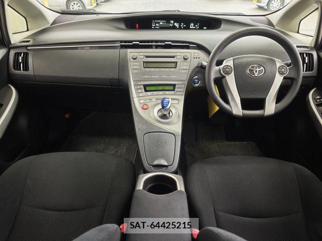 Toyota PRIUS 2012-08 7562666-5
