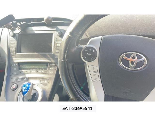 Toyota PRIUS 2009-12 7562673-11