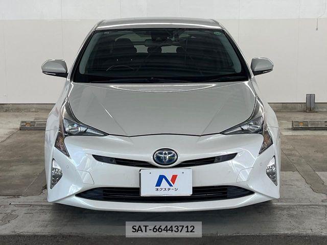 Toyota PRIUS 2017-12 7562661-12