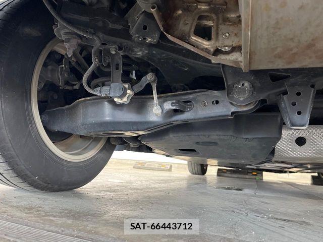 Toyota PRIUS 2017-12 7562661-18