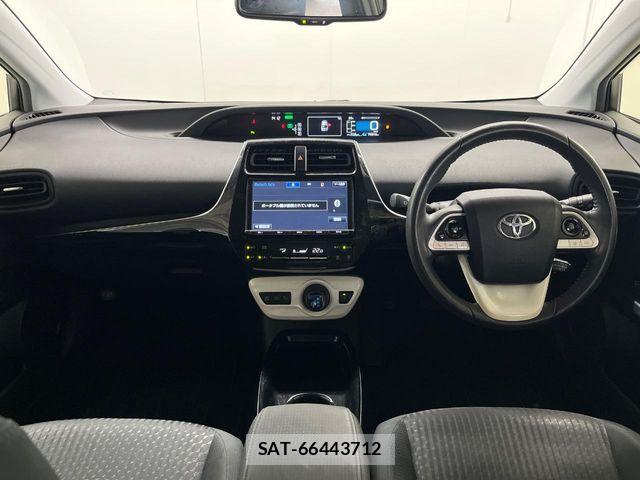 Toyota PRIUS 2017-12 7562661-1