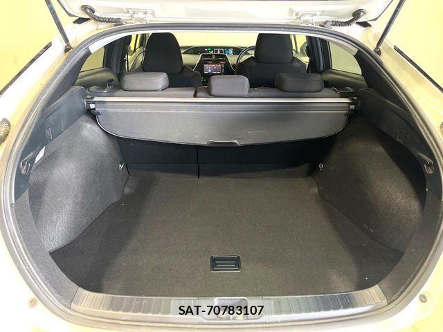 Toyota PRIUS 2018-12 7562658-10