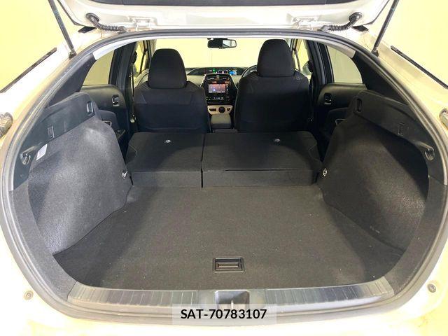 Toyota PRIUS 2018-12 7562658-11