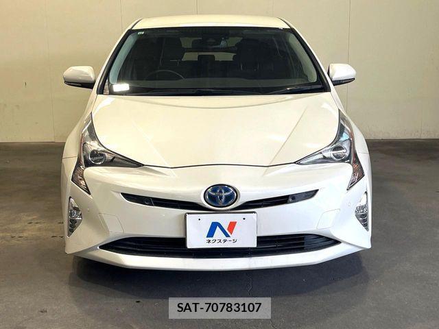 Toyota PRIUS 2018-12 7562658-15