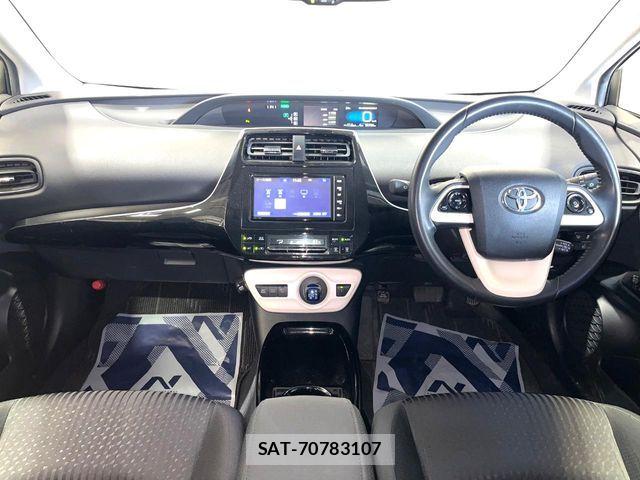 Toyota PRIUS 2018-12 7562658-1
