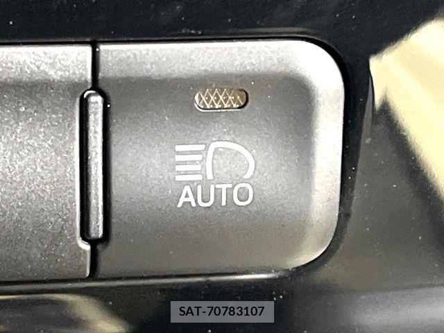 Toyota PRIUS 2018-12 7562658-6