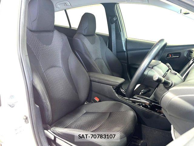 Toyota PRIUS 2018-12 7562658-8