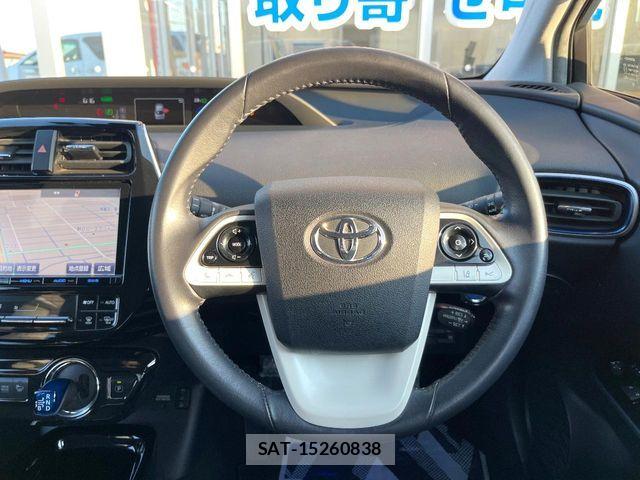 Toyota PRIUS 2017-03 7562664-12