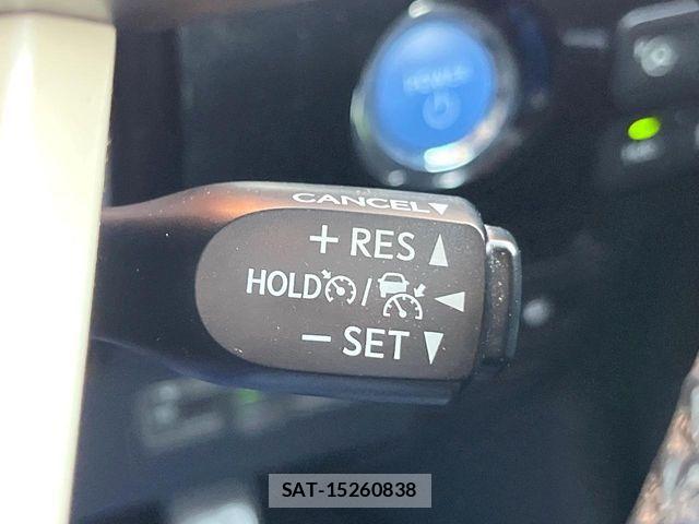 Toyota PRIUS 2017-03 7562664-5