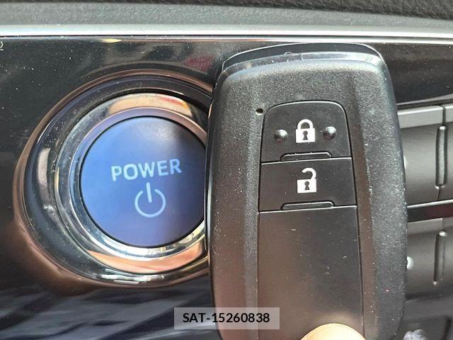 Toyota PRIUS 2017-03 7562664-6