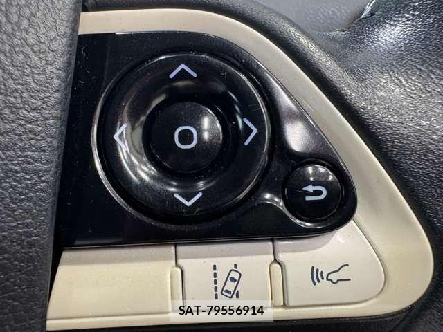 Toyota PRIUS 2017-06 7562659-13