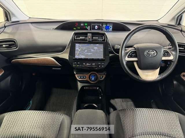 Toyota PRIUS 2017-06 7562659-1