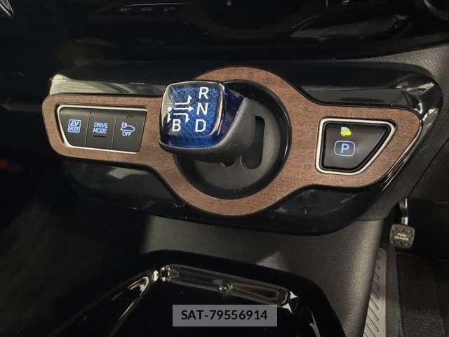 Toyota PRIUS 2017-06 7562659-19