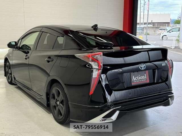 Toyota PRIUS 2017-06 7562659-3