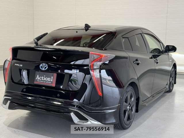 Toyota PRIUS 2017-06 7562659-5