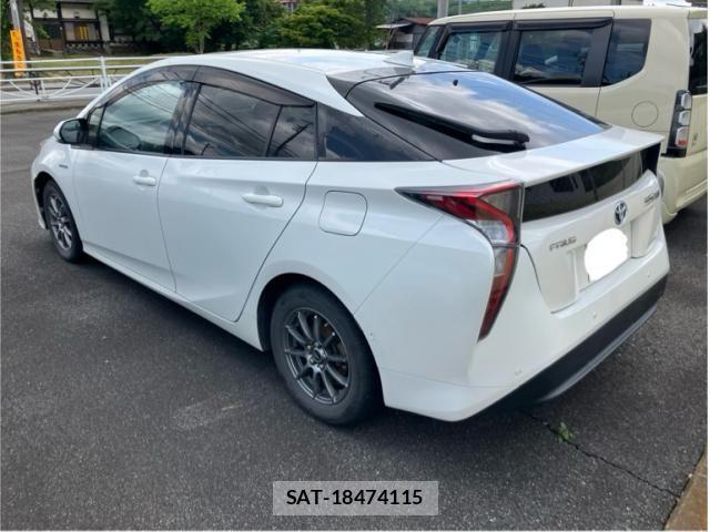 Toyota PRIUS 2016-07 7562665-11