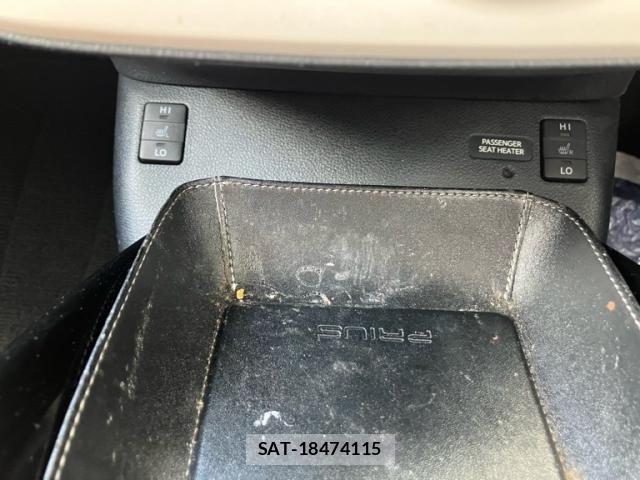 Toyota PRIUS 2016-07 7562665-24