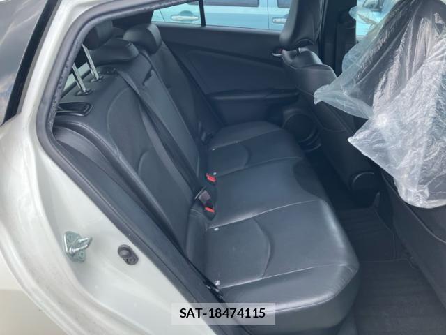 Toyota PRIUS 2016-07 7562665-7