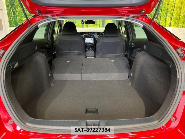 Toyota PRIUS 2019-04 7562662-9