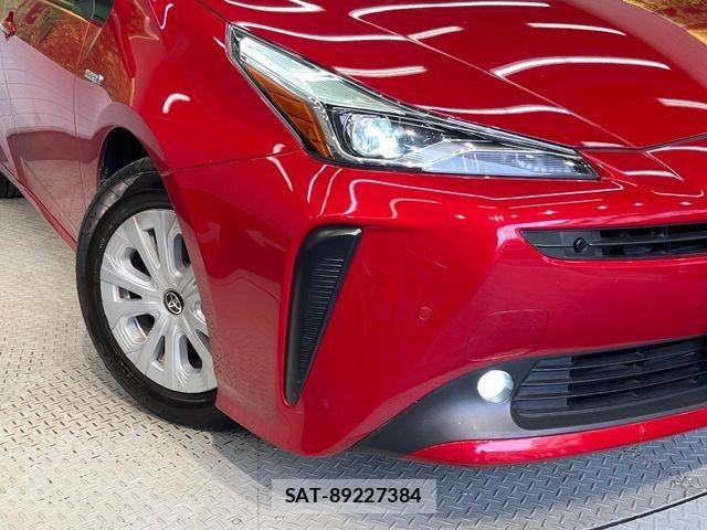 Toyota PRIUS 2019-04 7562662-11